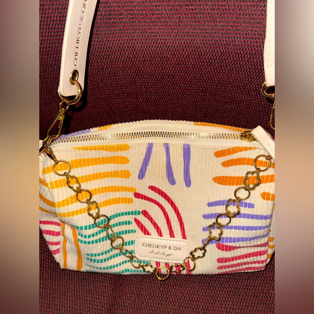 COLORFUL PURSE!